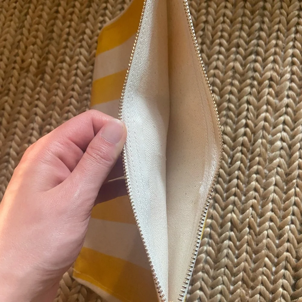 NWOT Sezane Pouch - Picture 4 of 4